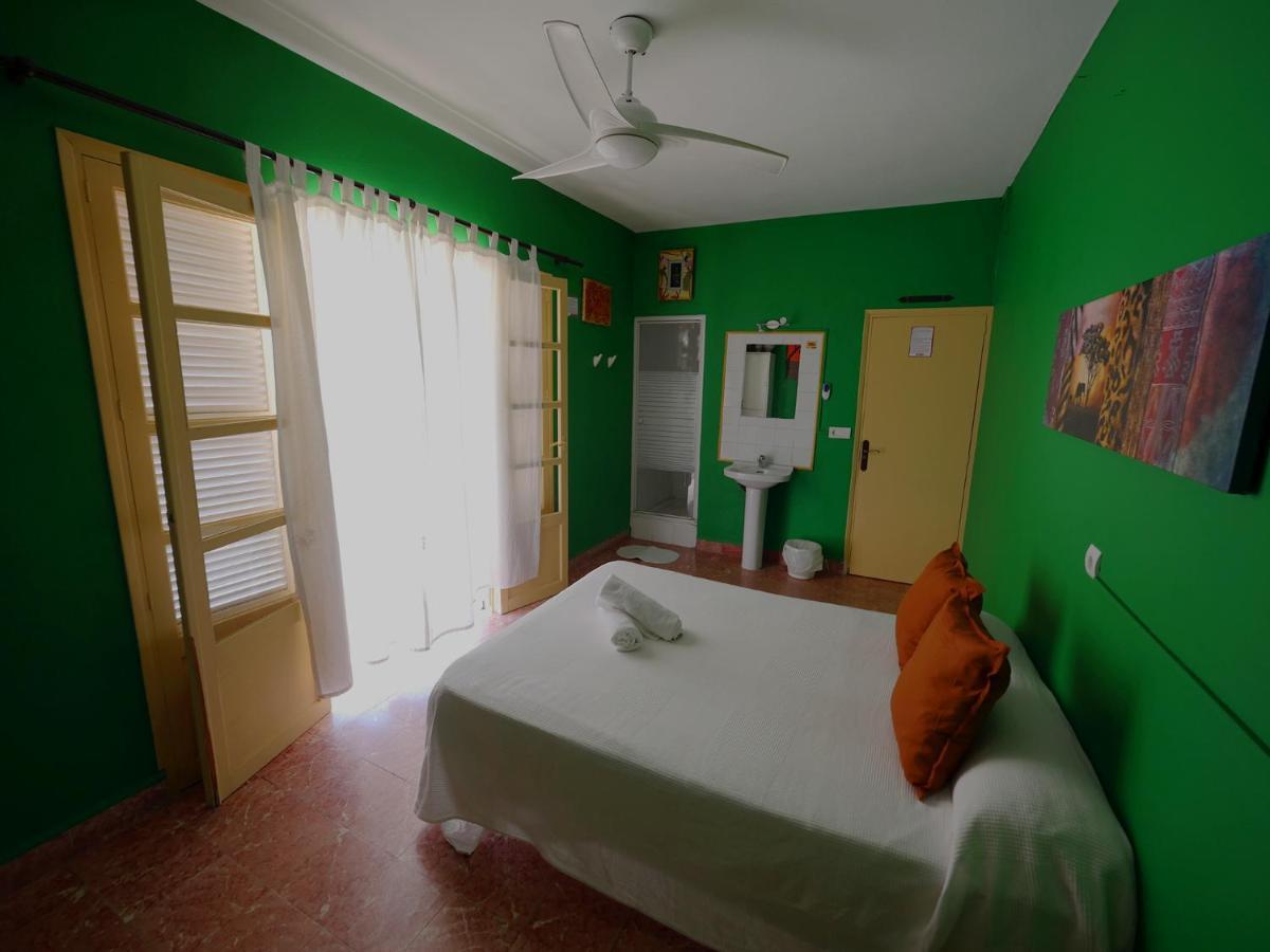 Hostal Giramundo Cidade de Ibiza Exterior foto